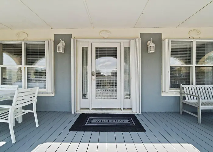 Harbor Light By Collection * Gulf Shores