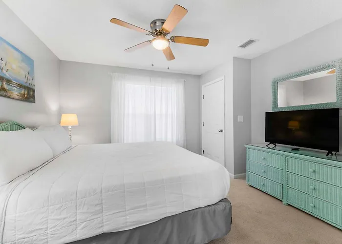 Harbor Light By Collection